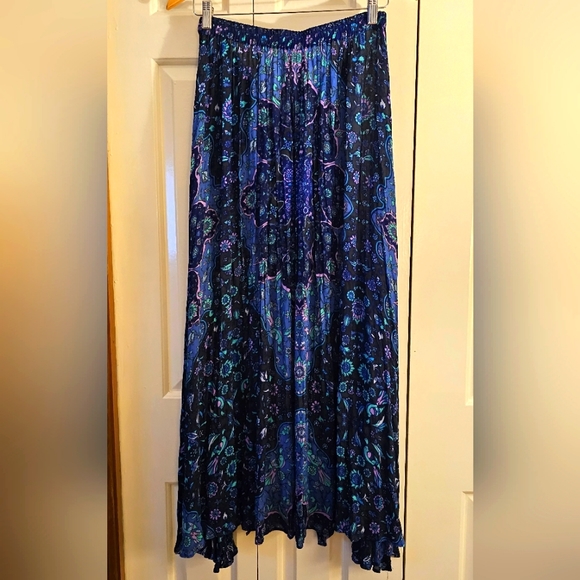 Size Swap/ Kiss the Sky Skirt - Picture 2 of 7